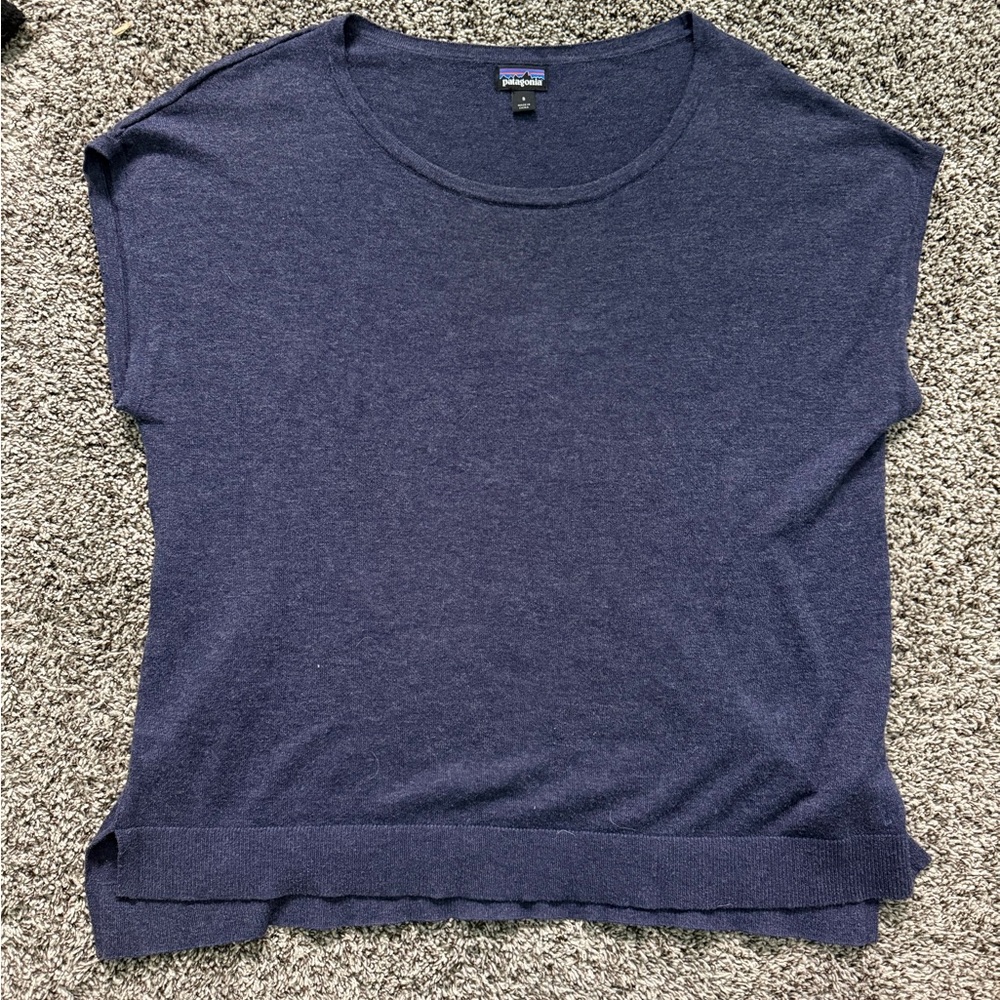 NWOT - Patagonia navy sleeveless sweater - size small